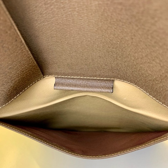 GUCCI PLUS RARE 1980s Leather Agenda w/original paper notepad. - Picture 10 of 13